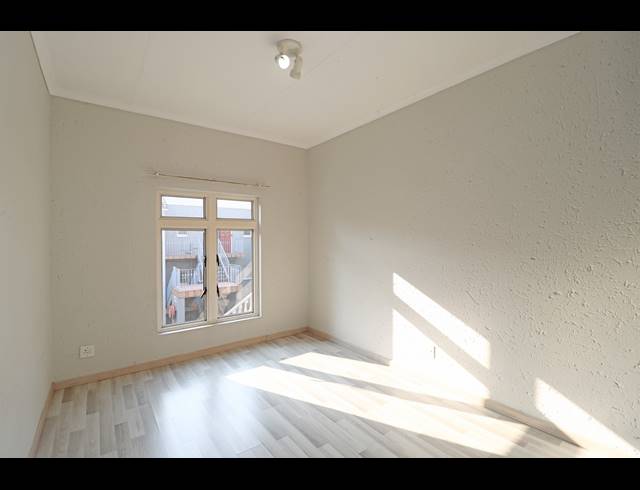 2 BEDROOM APARTMENT FOR SALE IN MONTGOMERY PARK